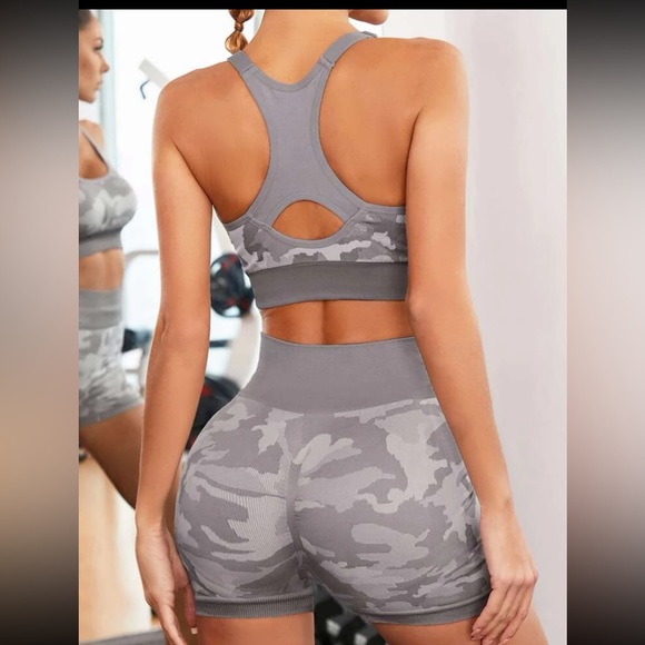 SHEIN Camo 2 Piece set! - Picture 1 of 8